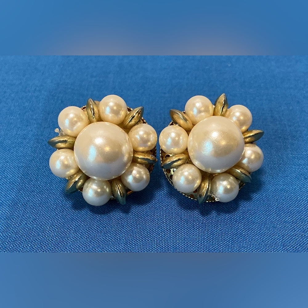 Pierced Earrings. Gold-Tone & Faux Pearl Cabochon Clusters. Studs. Vintage